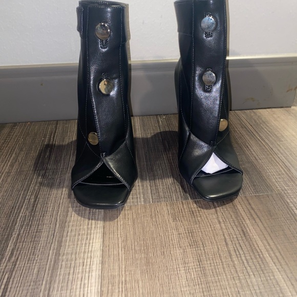 Akira Elegant Black High Heel Ankle Boots - Picture 10 of 12